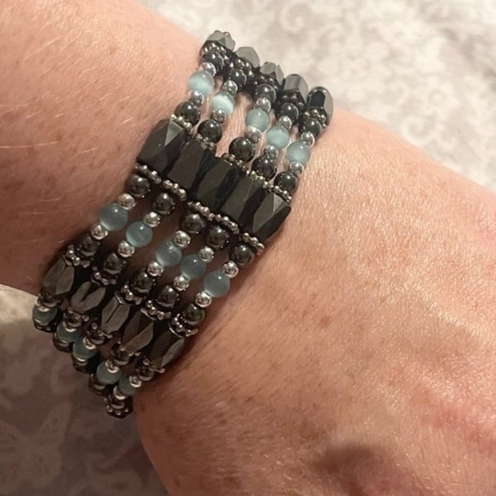 ⭐️ Magnetic Bracelet